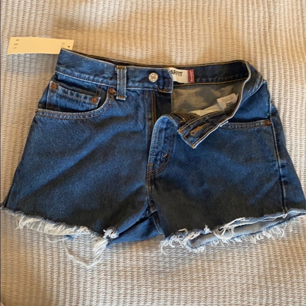 Vintage Levi Shorts - 28” waist